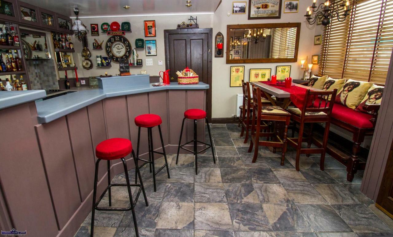 Herlihy'S, Half-Way-House Farranfore Eksteriør billede